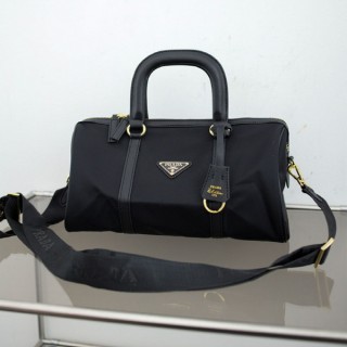 프** 수입고급 Re-Edition 1978 medium top-handle bag